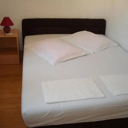 Apartment Niko Bol