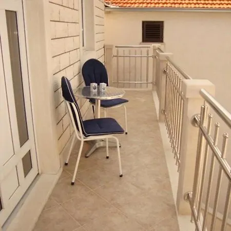 Niko Apartment