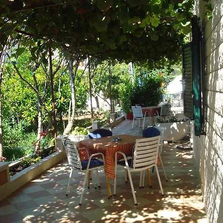 Niko Apartment