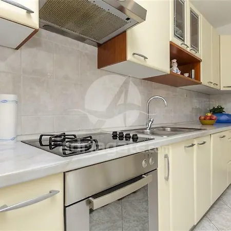 Apartment Niko Bol