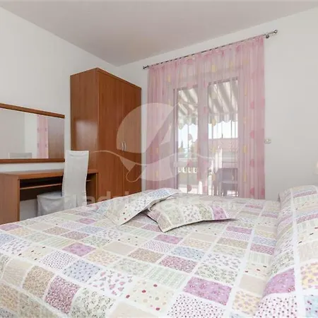 Niko Apartment *